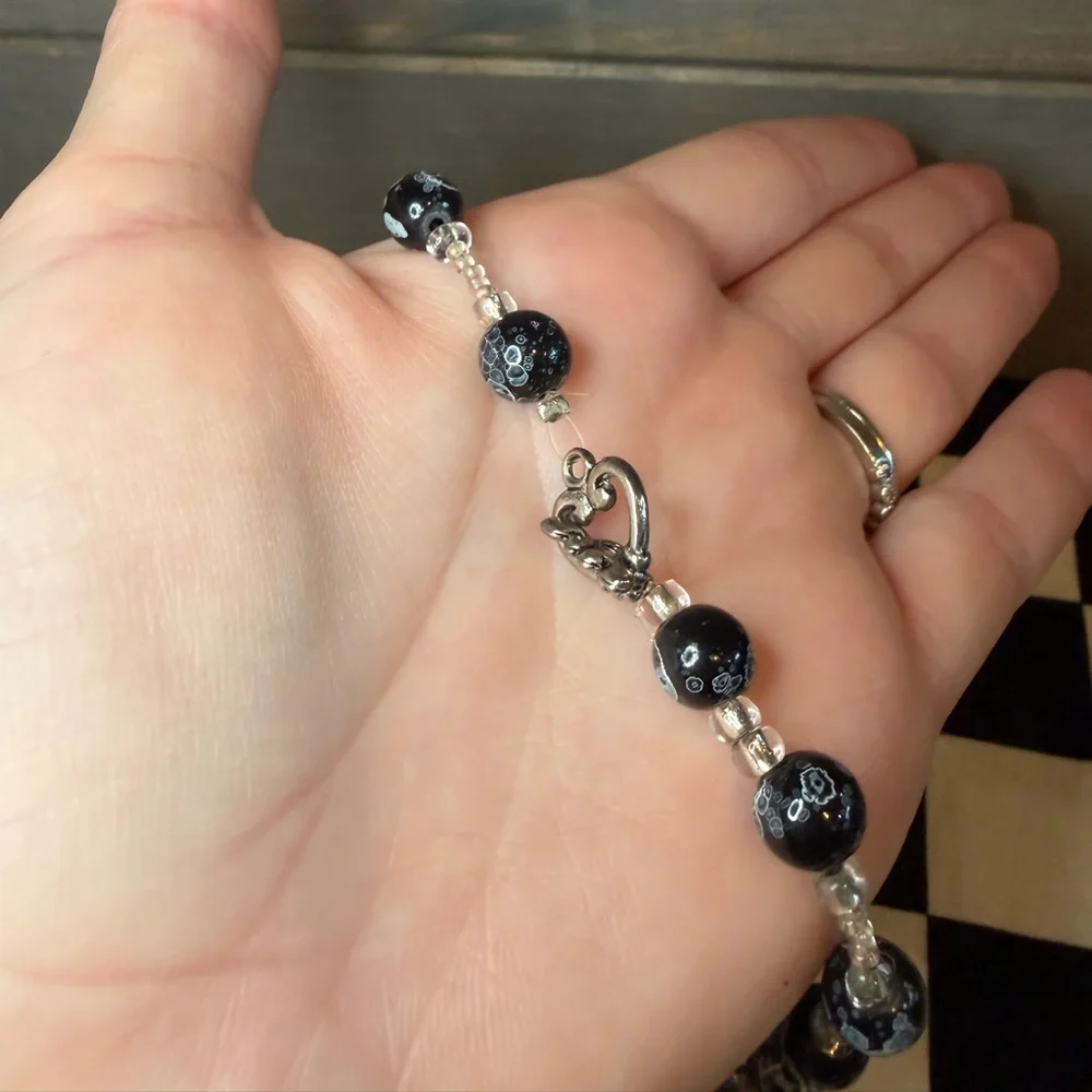 Marbled Bead Choker Necklace - Picture 4 of 5